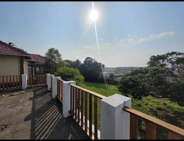 4 BEDROOM HOUSE FOR SALE IN MANABA BEACH